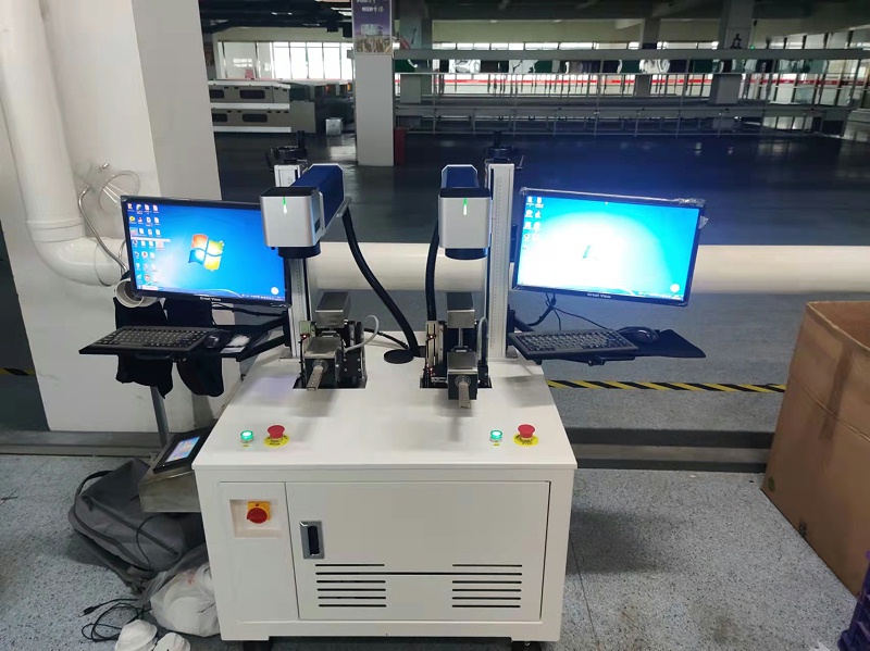 雙頭激光打標(biāo)機(jī) 雙頭激光打標(biāo)機(jī)