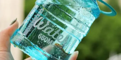 塑料激光打標機打標中可吸收多余熱量對材料不會造成損傷